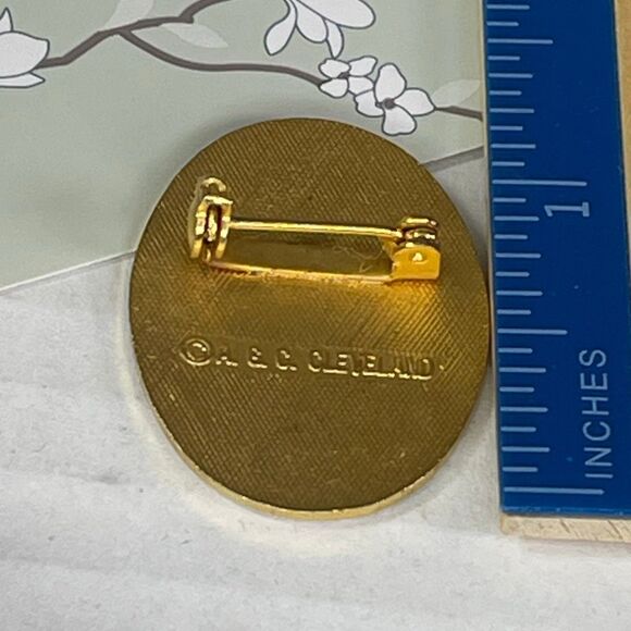 Vintage Holly Hobby Christmas pin. - Picture 4 of 5